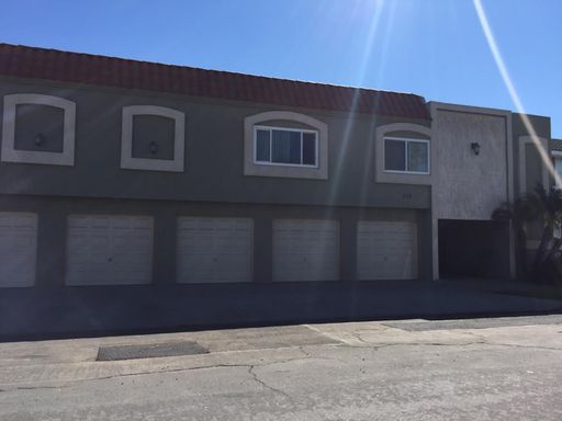 1 Bedroom 1 Bathroom Upstairs Unit with Detached Garage Close to the Beach – photo 1