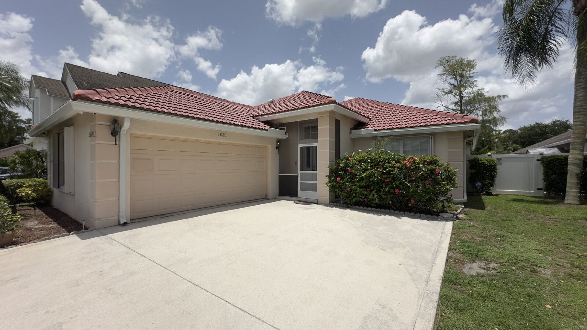 Wellington House: 13285 Opal Lane