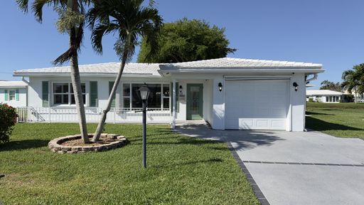 Lakefront 2BR Home in 55+ Leisureville Community – photo 1