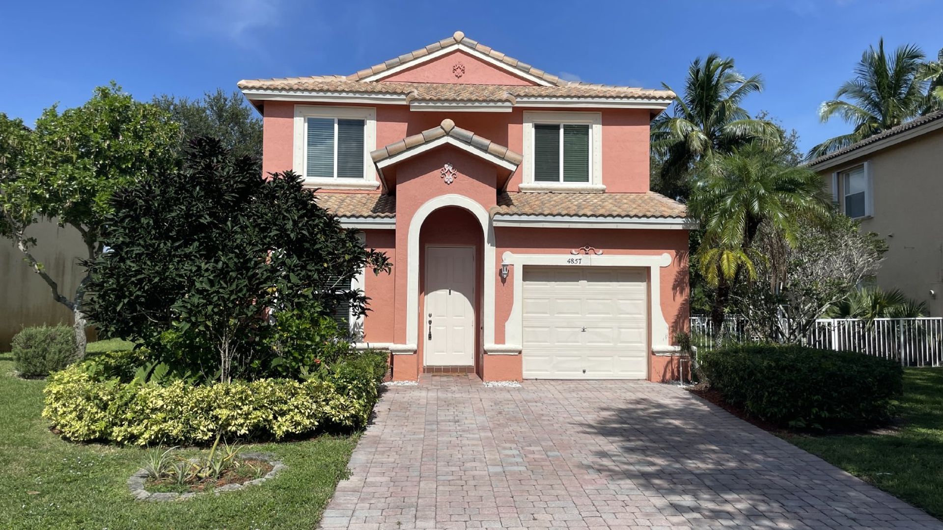 West Palm Beach House: 4857 Victoria Cir