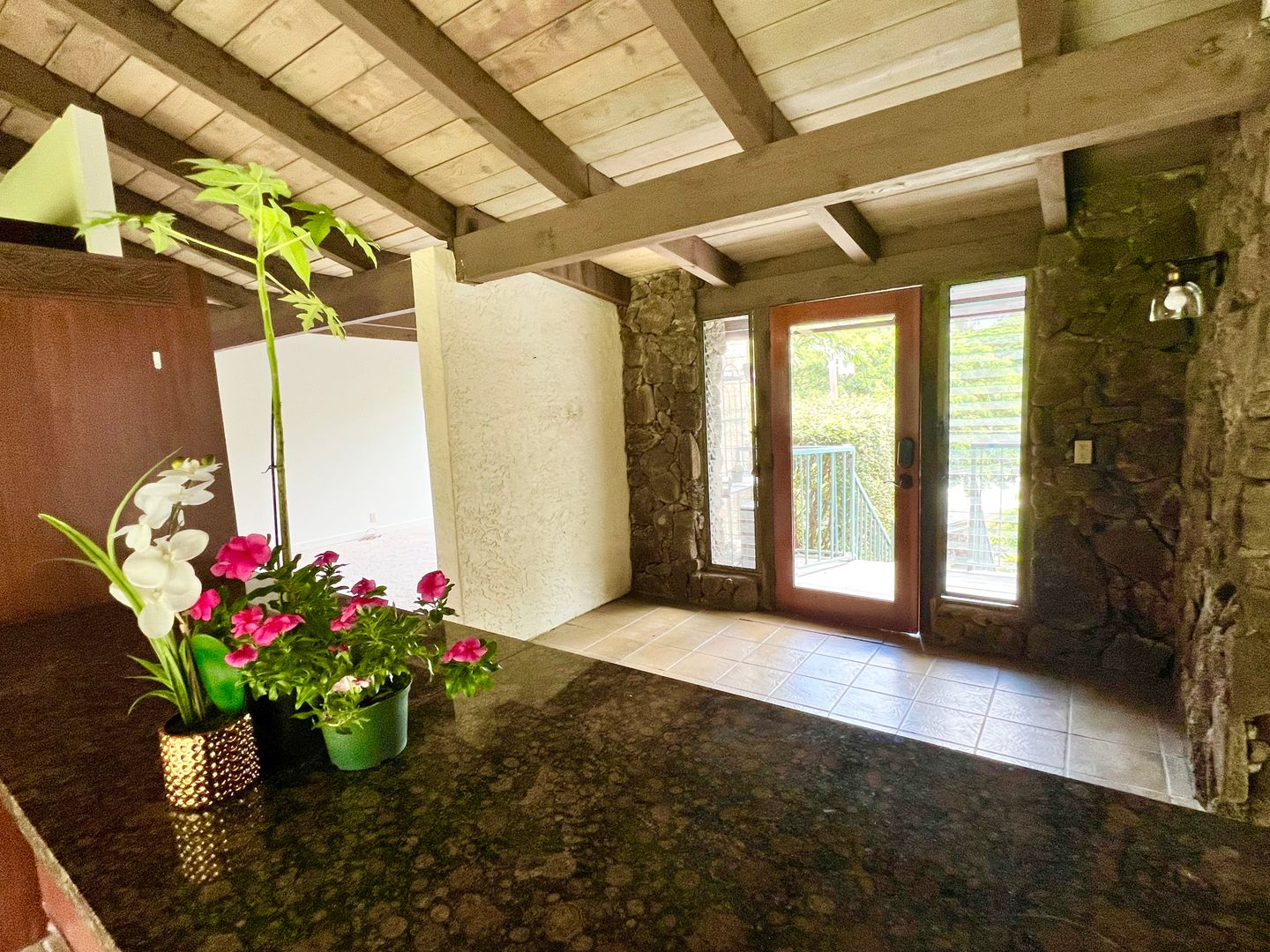 Kaneohe Apartment: 45-254 Kokokahi Place