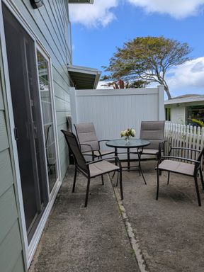 Kaneohe - Attached 2/1, Utilities included.