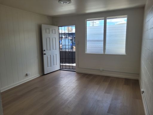 Recently Renovated 2bd, 1ba, 1pkg 700sqft. for $1750