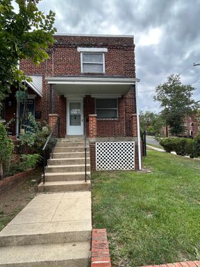 2 bedroom home just minutes from downtown DC – photo 1