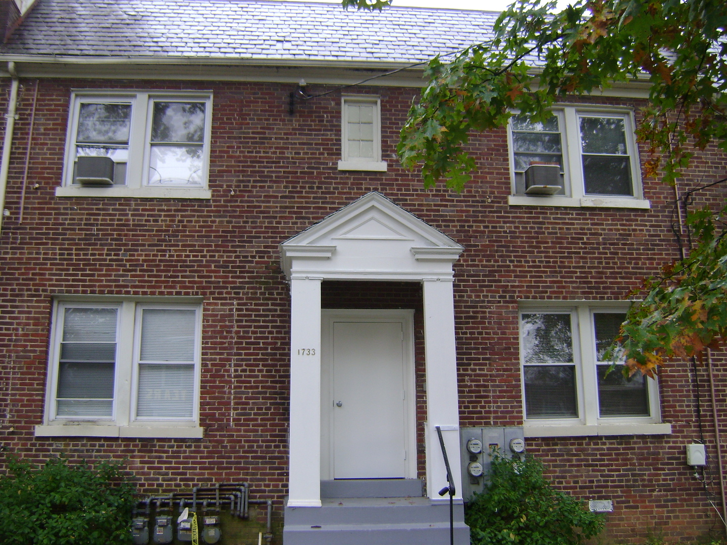 Washington Apartment: 1733 Minnesota Ave SE