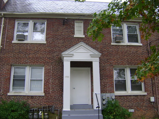 One bedroom apartment close to downtown, and the growing Anacostia Village. – photo 1