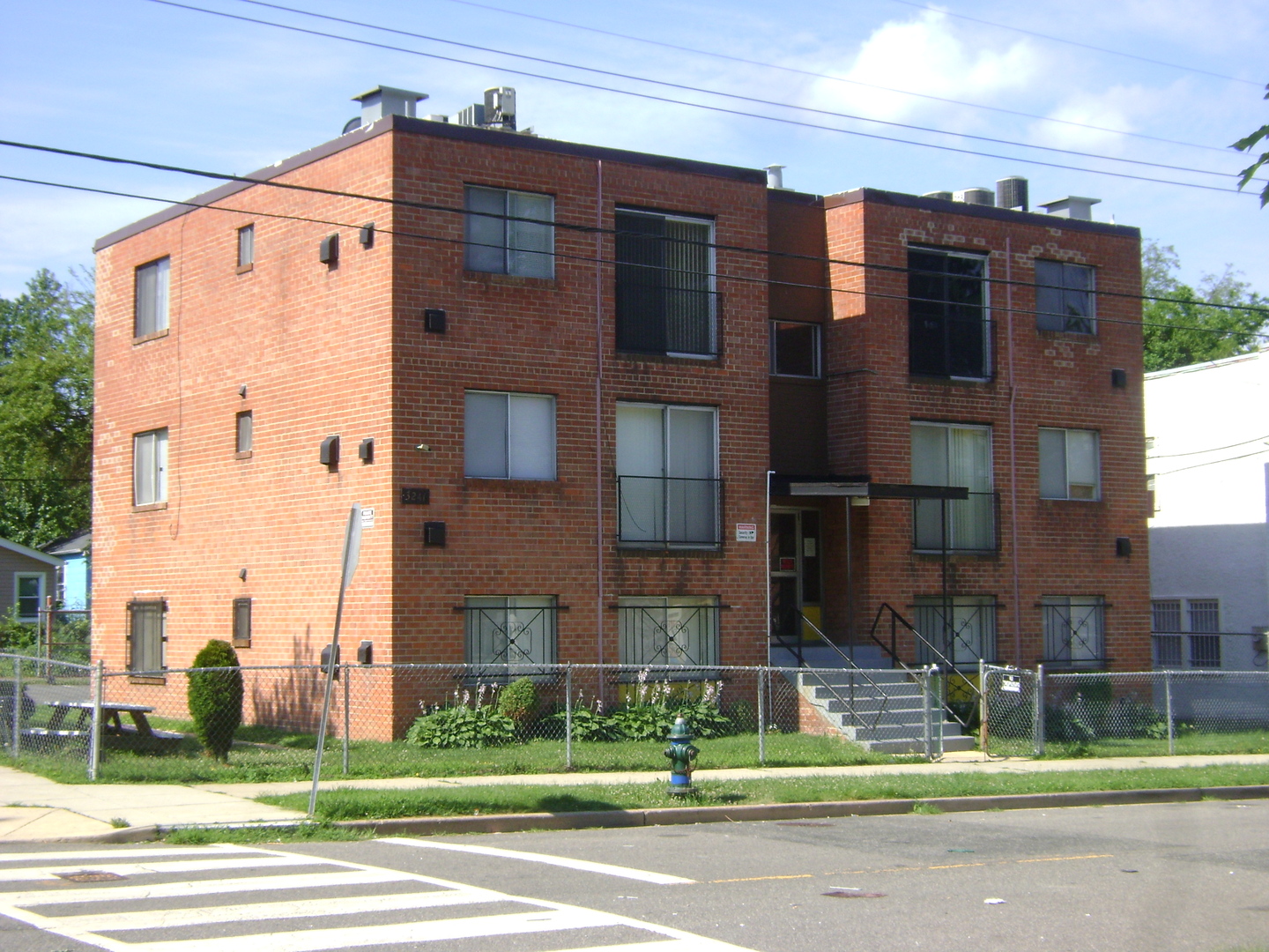 Washington Apartment: 3241 Ely Place SE