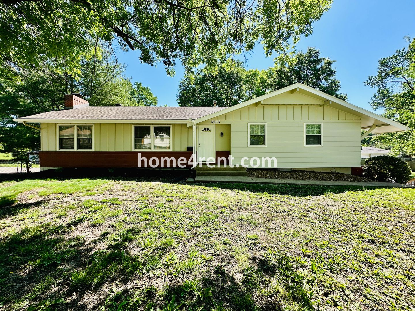Raytown House: 5933 Sterling Ave