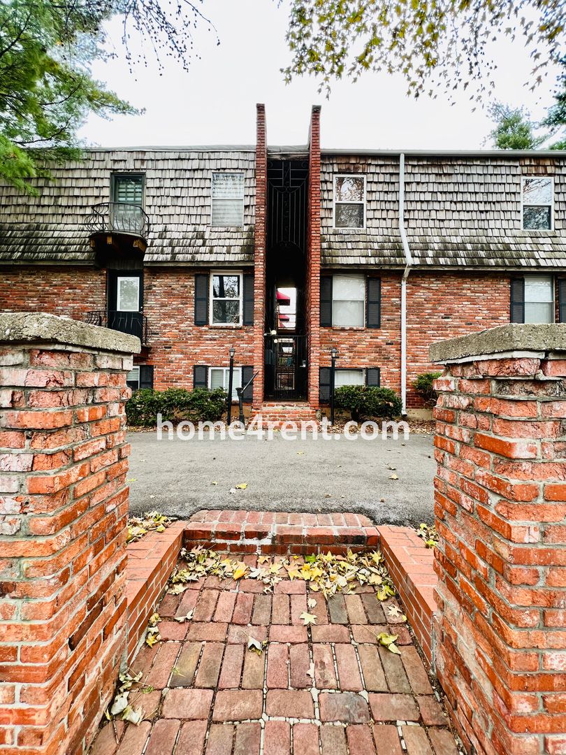 Kansas City House: 4333 Jarboe #3