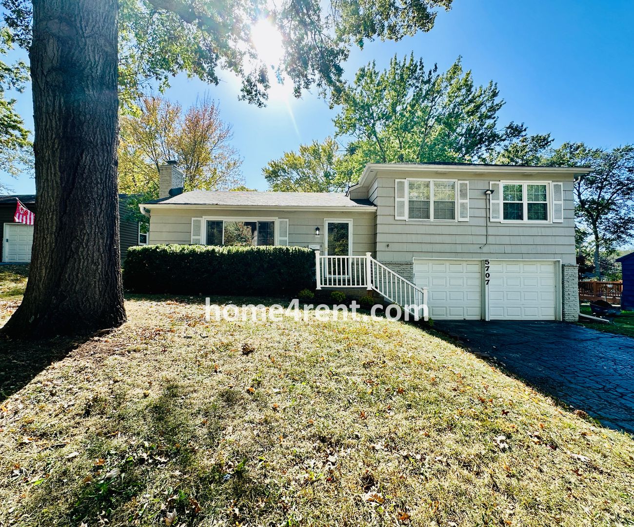 Overland Park House: 5707 W 101st Ter