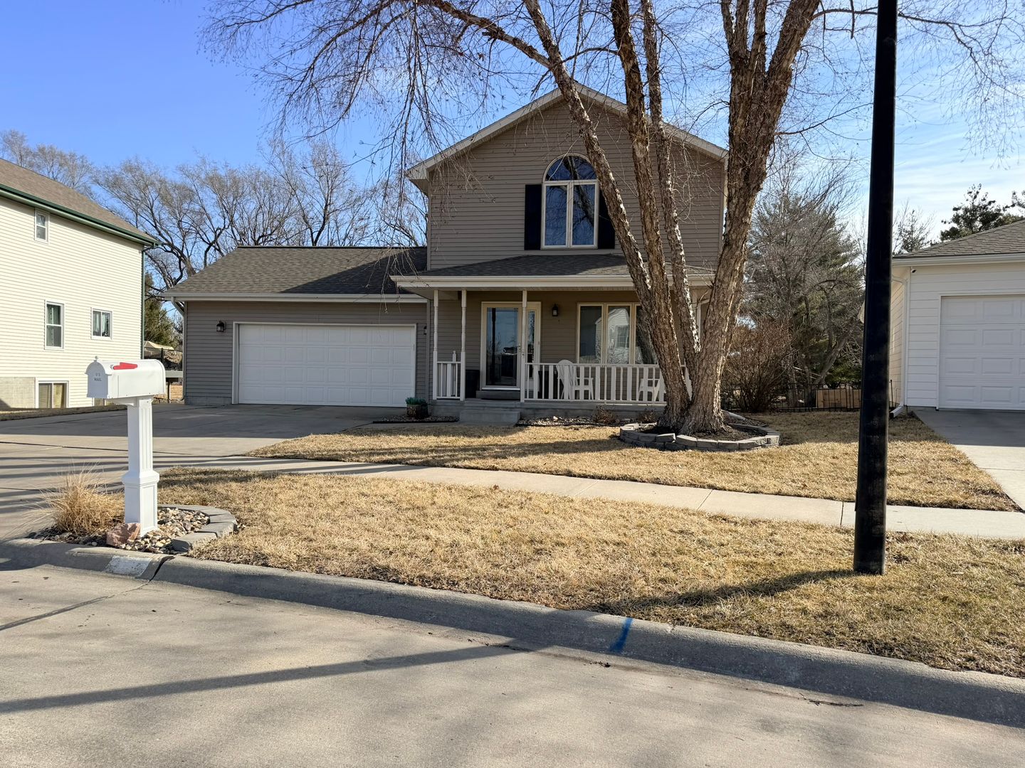 Lincoln House: 263 Irving St