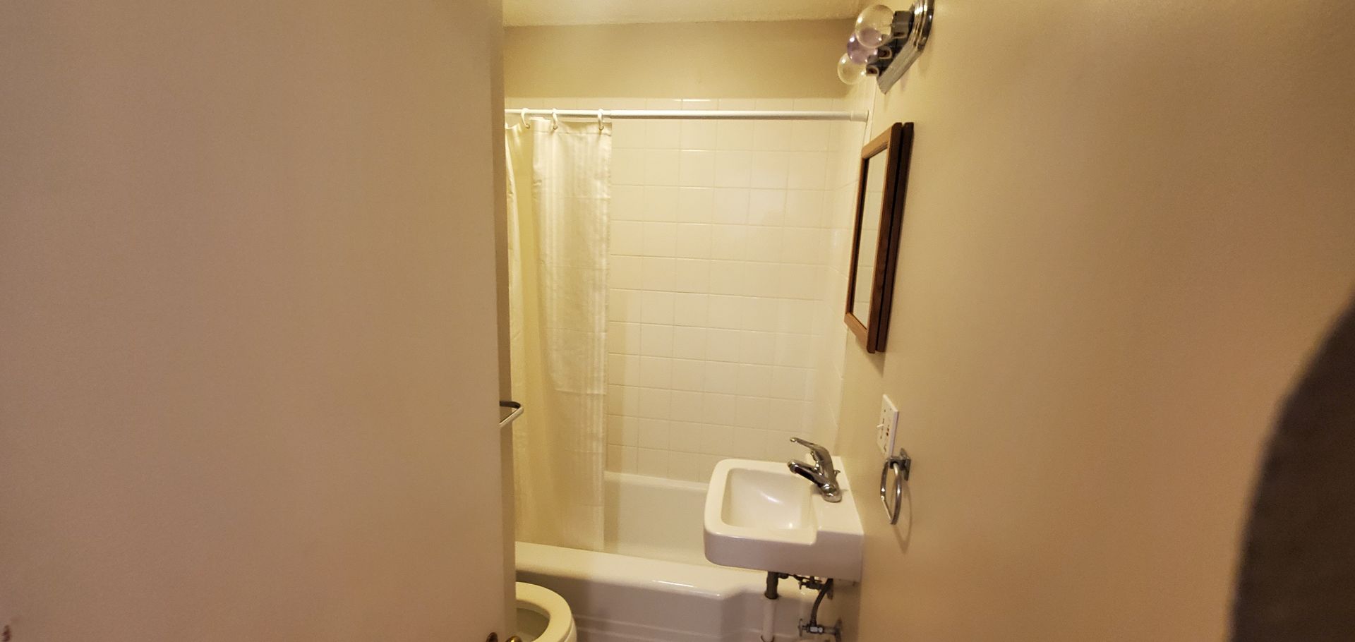 Lincoln House: 4125 High St