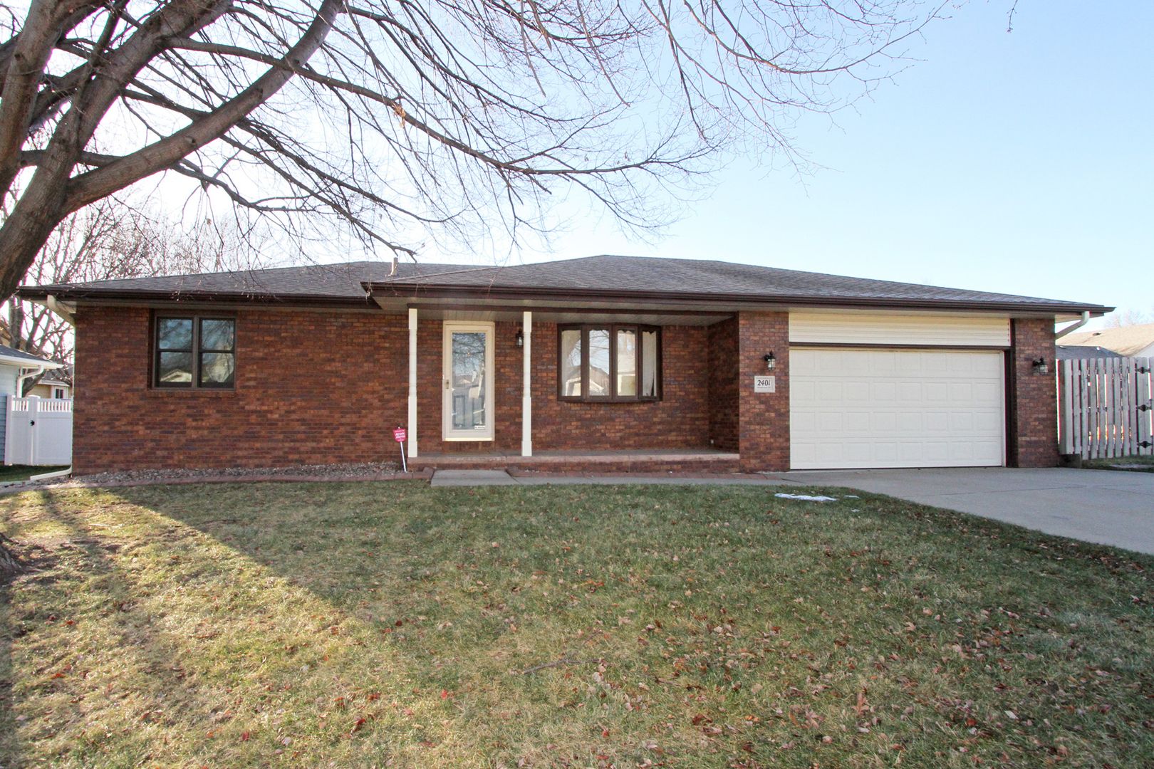 Lincoln House: 2401 Minuteman Dr