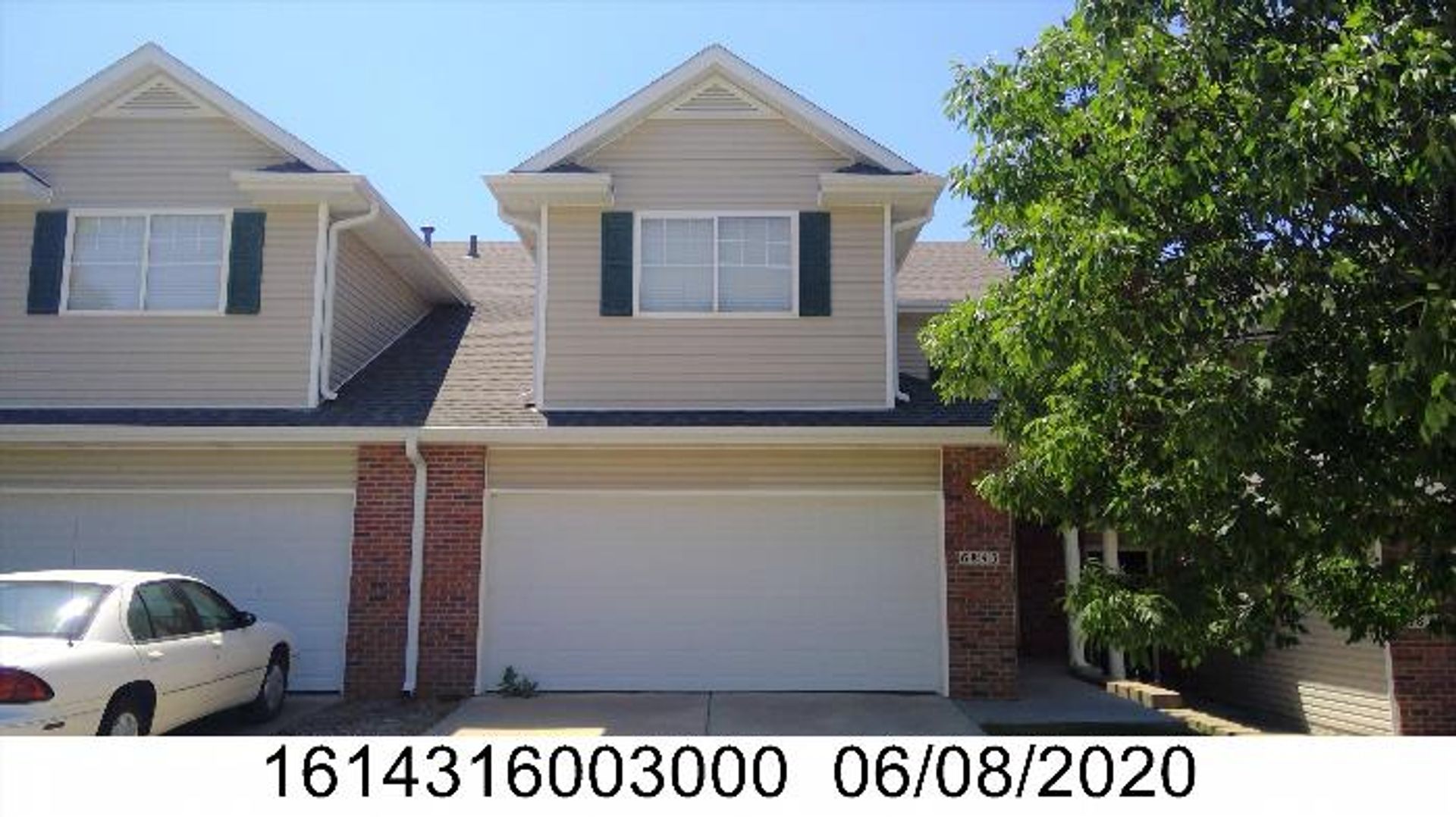 Lincoln House: 6843 S 89th