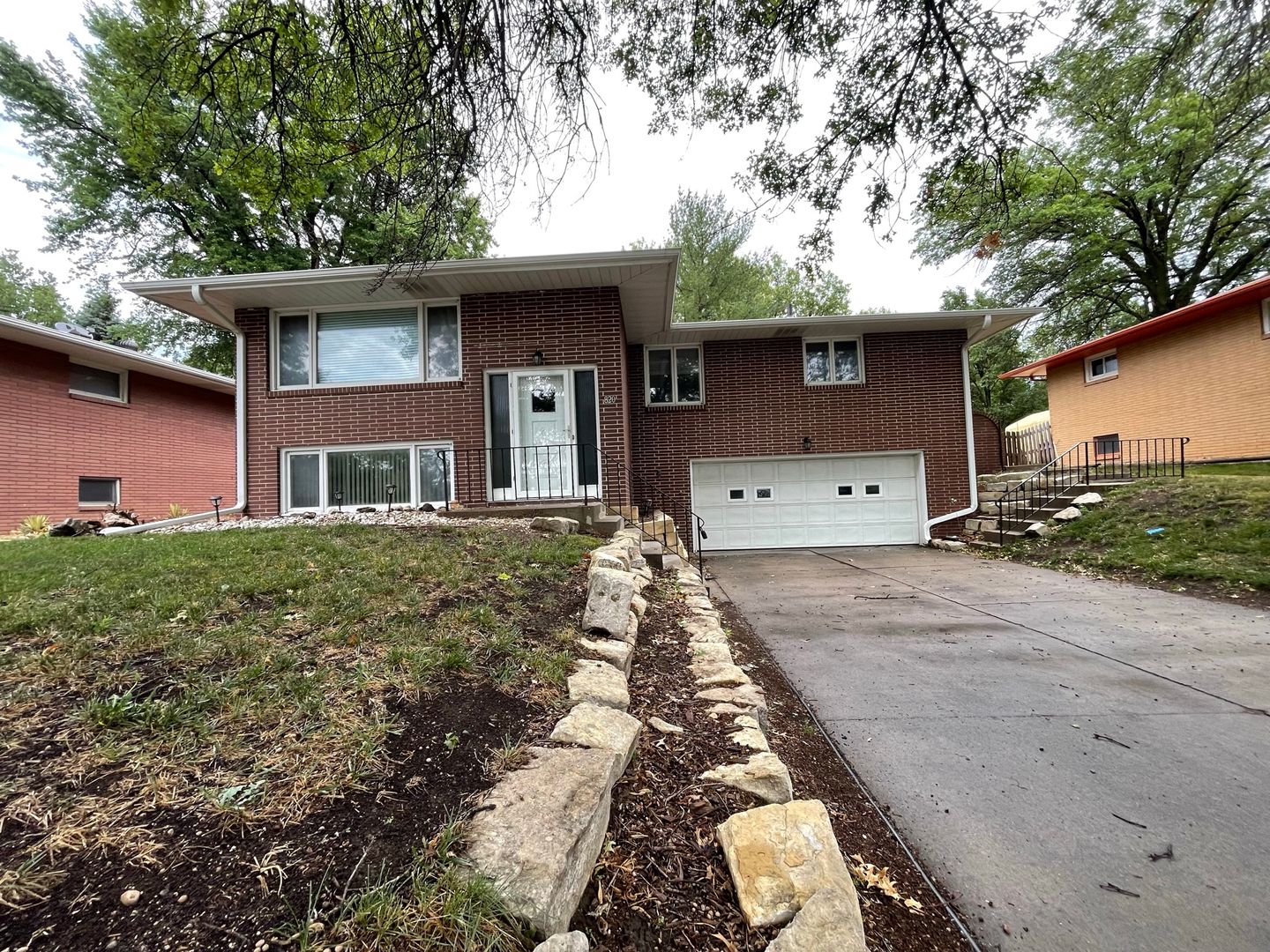 Lincoln House: 820 S 70th