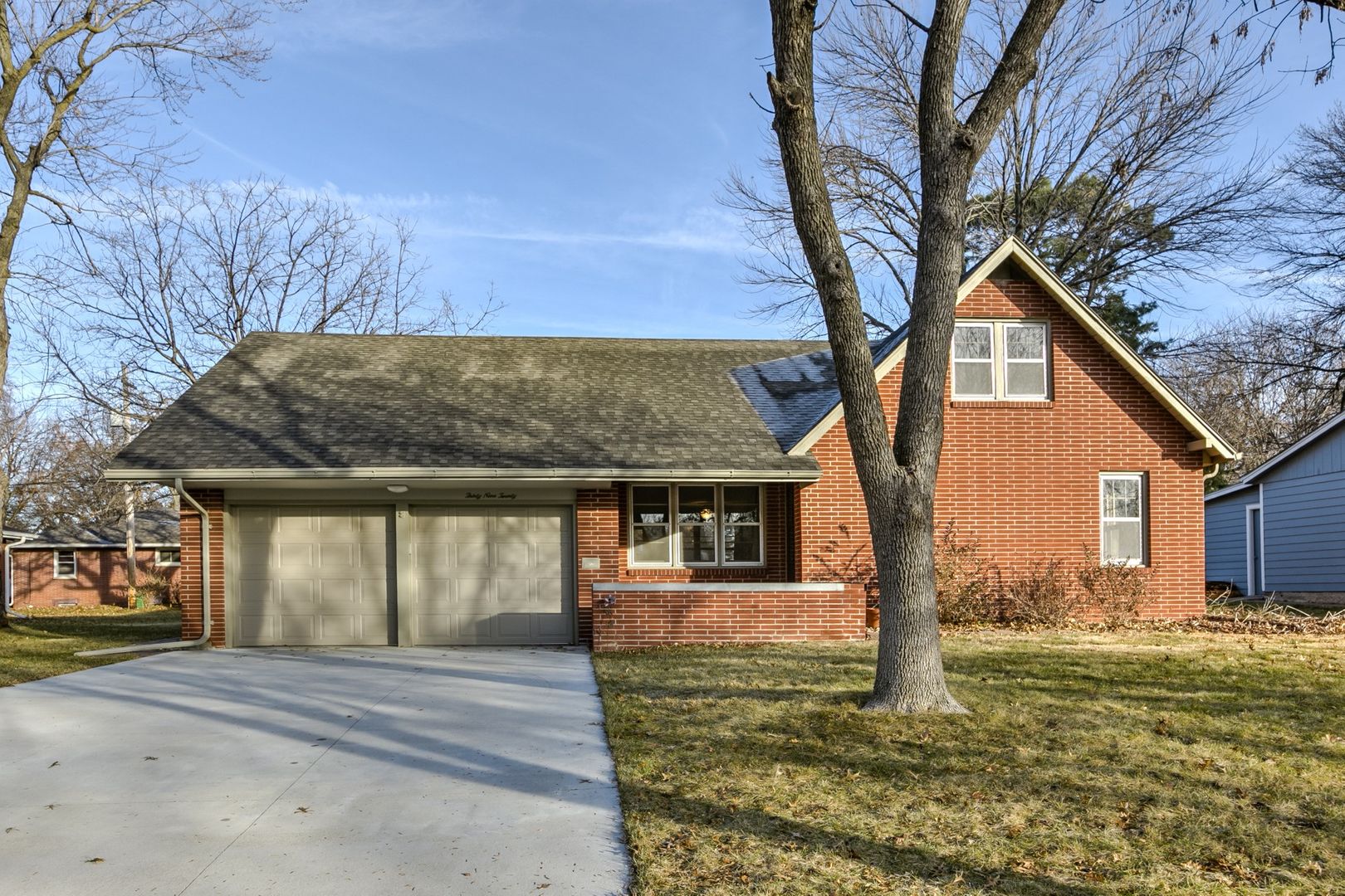 Lincoln House: 3920 W st