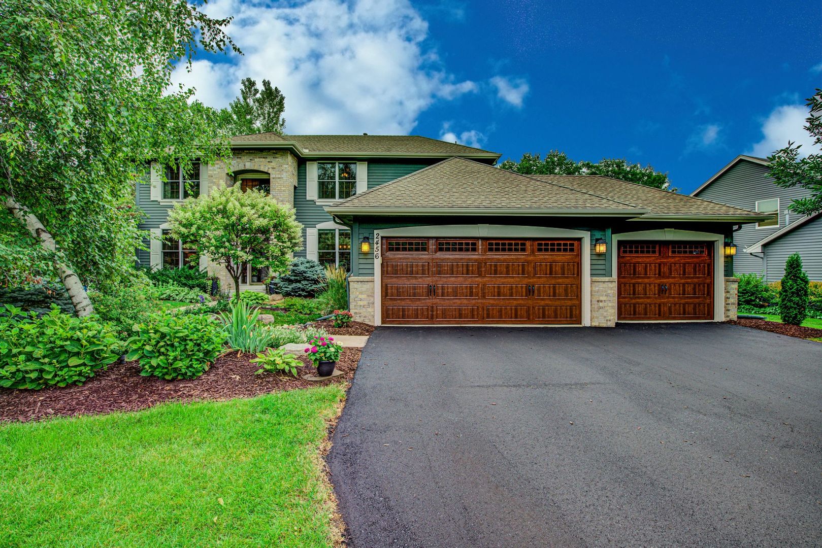 Chanhassen House: 2456 Hunter Drive
