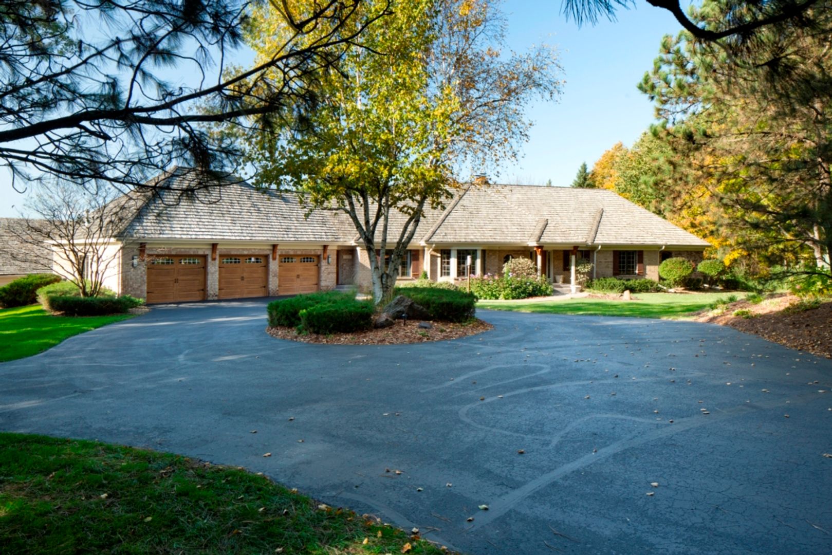 Long Lake House: 1215 Oakview Road