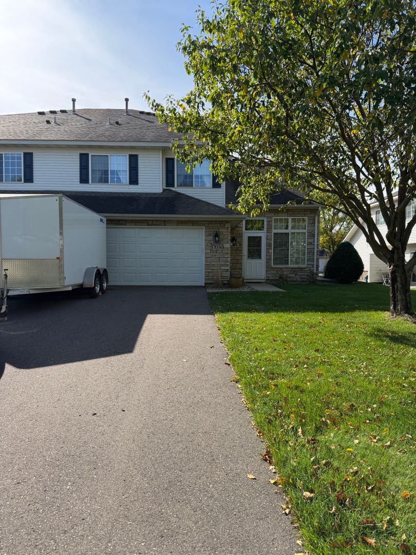 Farmington Townhome: 17030 Eagleview Lane