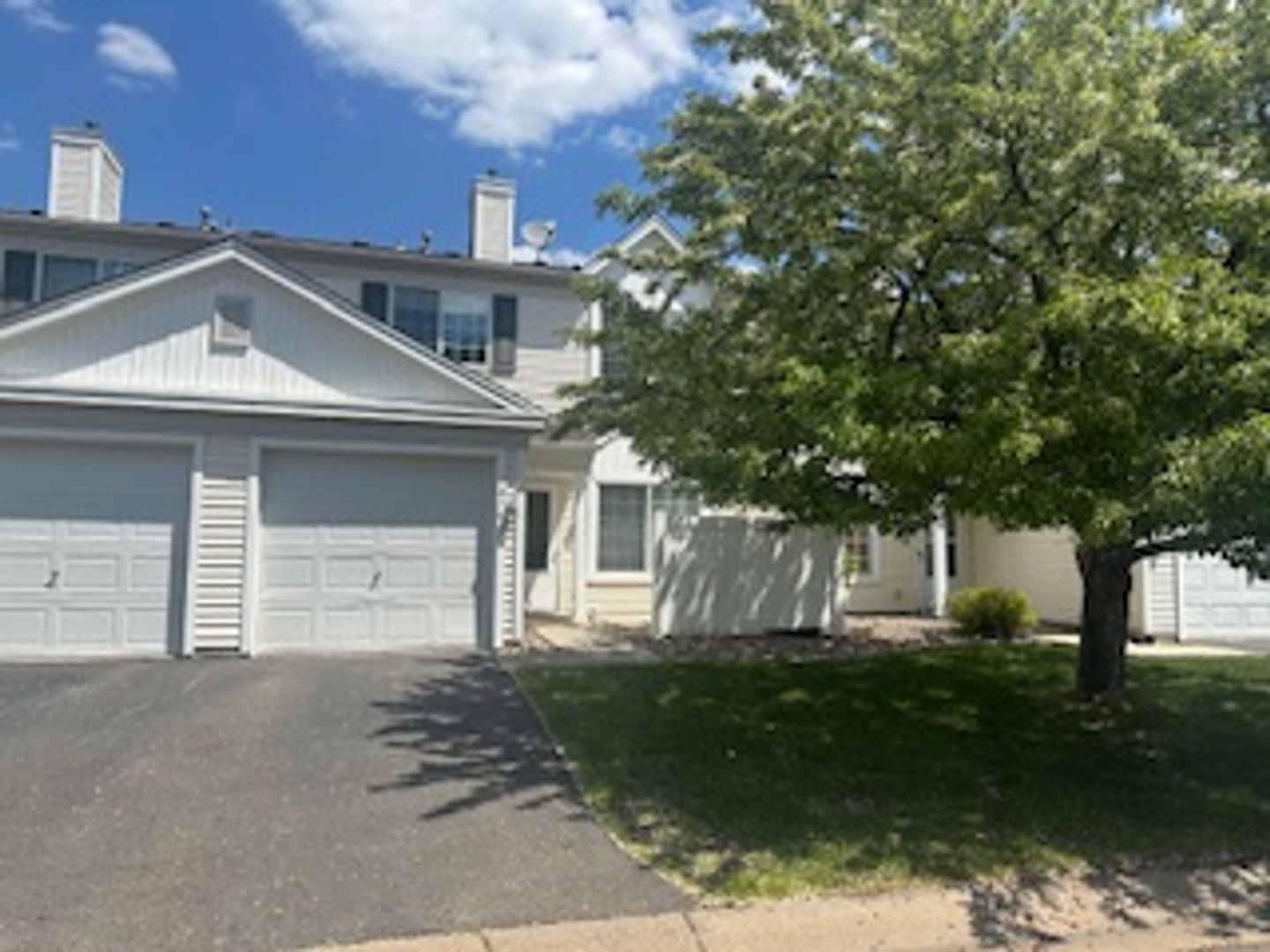 Apple Valley Townhome: 14764 Excelsior Lane