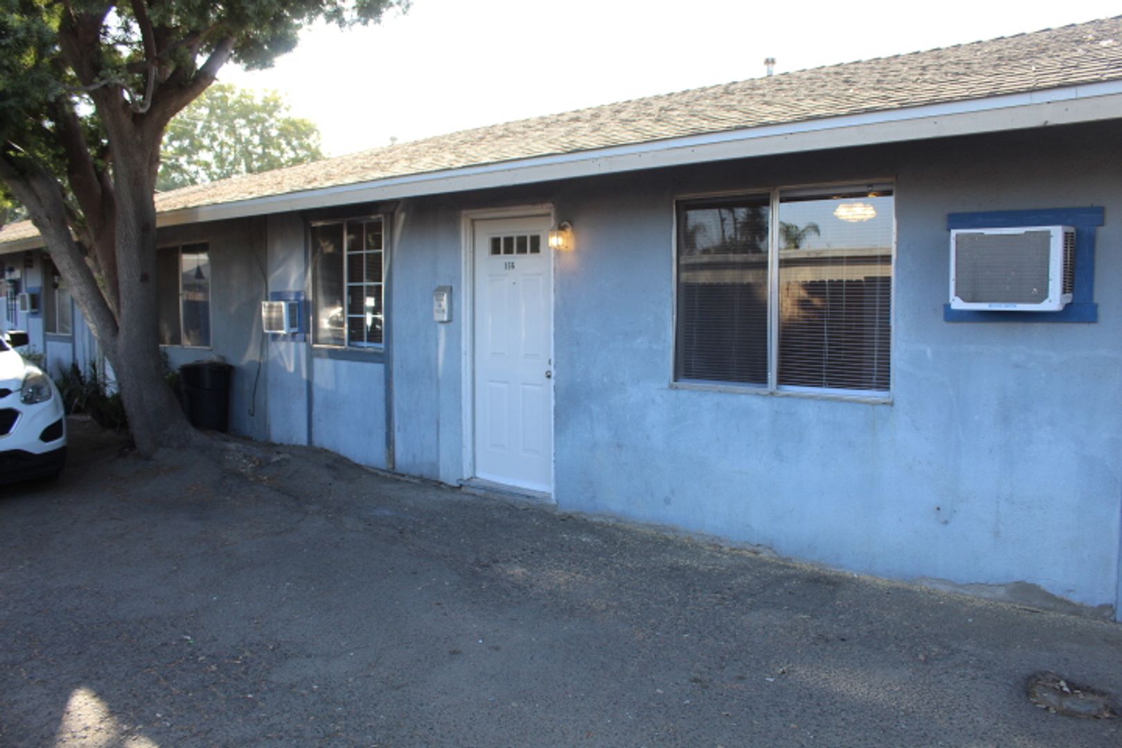 Porterville Apartment: 164-172 N. G St.