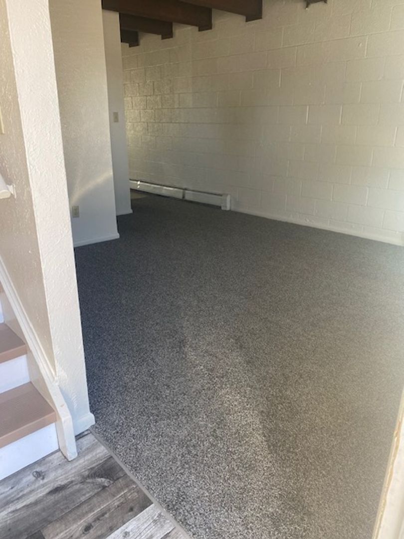 Green River Apartment: 165 F Monroe Ave