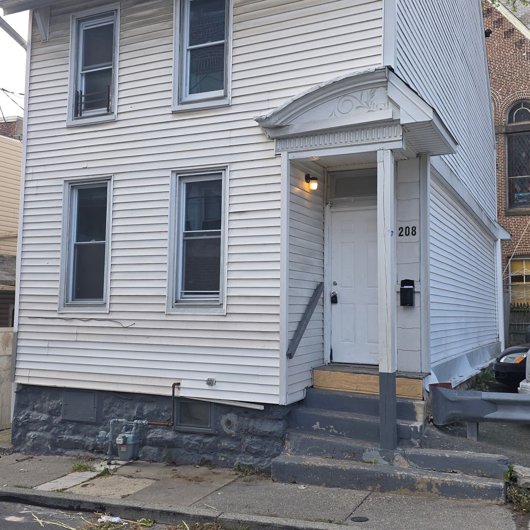 Allentown House: 208 N Church Street