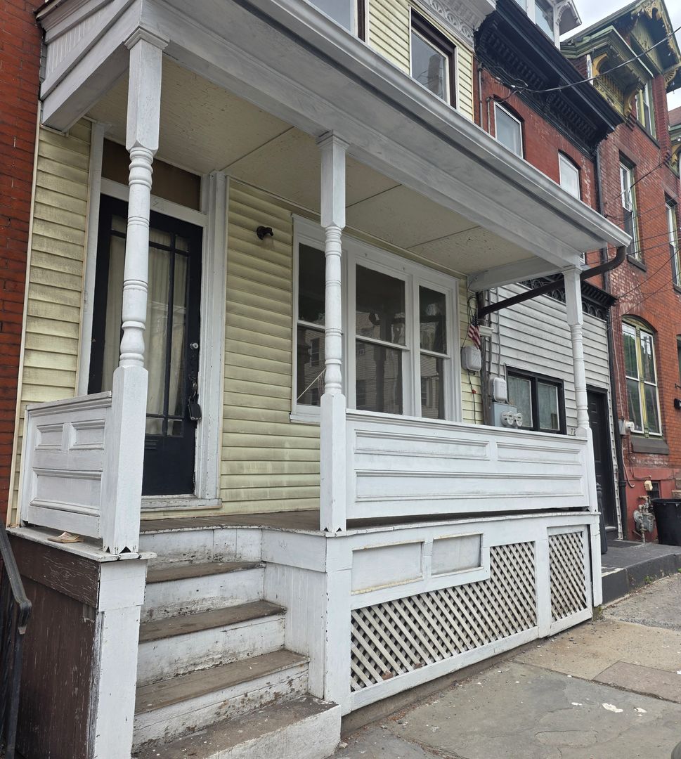 Pottsville House: 721 W Market Street