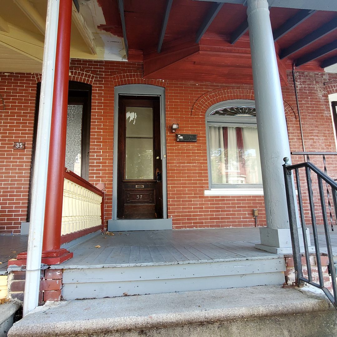 Allentown Apartment: 37 S 13th Street