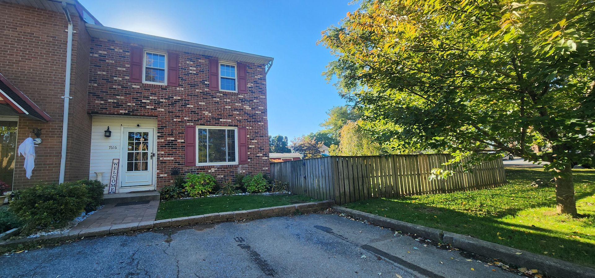 Macungie House: 7616 Buttercup Road