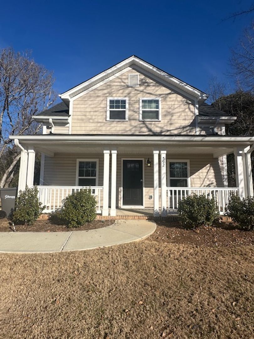 Spartanburg House: 592 Farley Ave