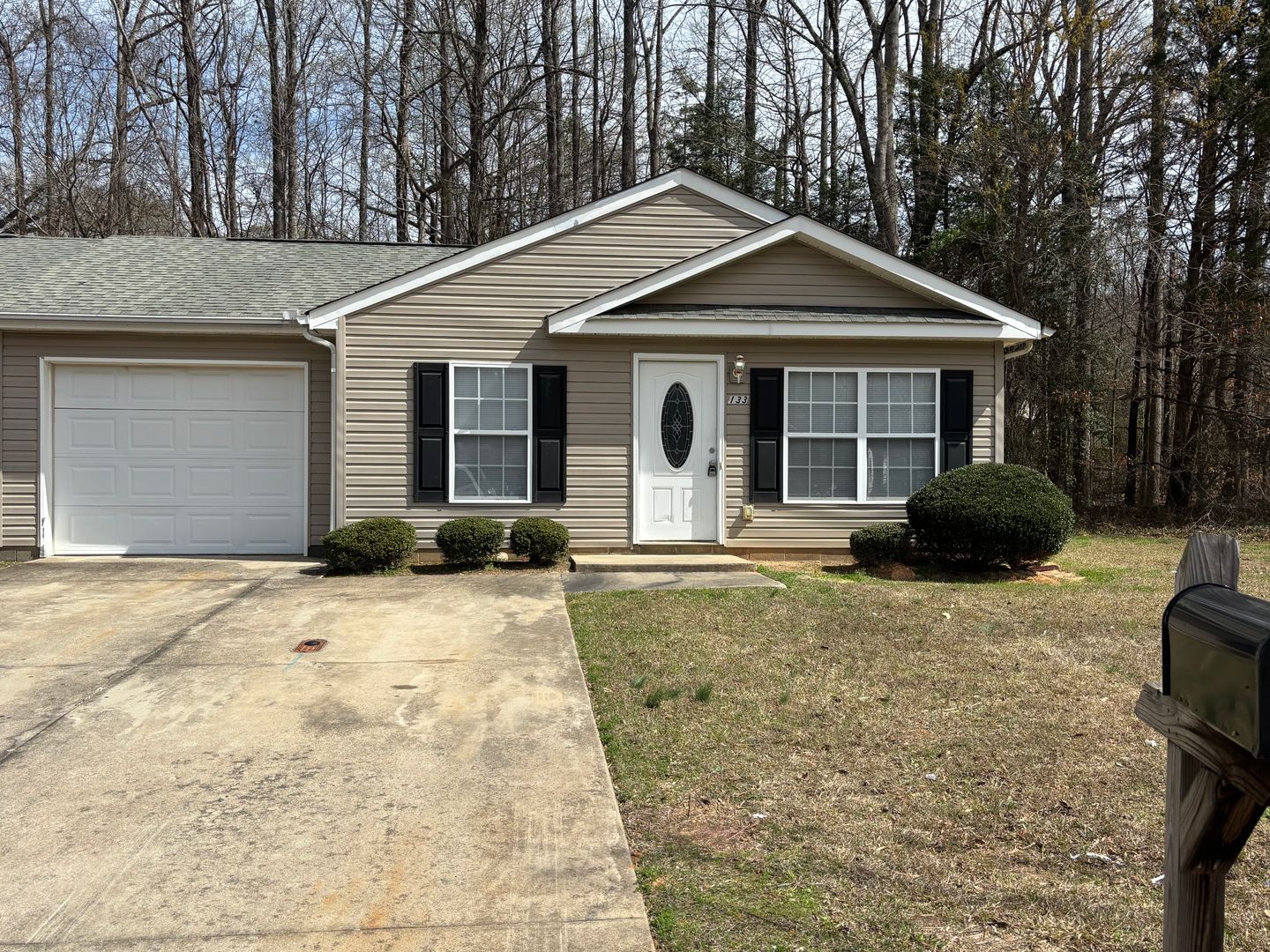 York House: 133 Settlemyre Place