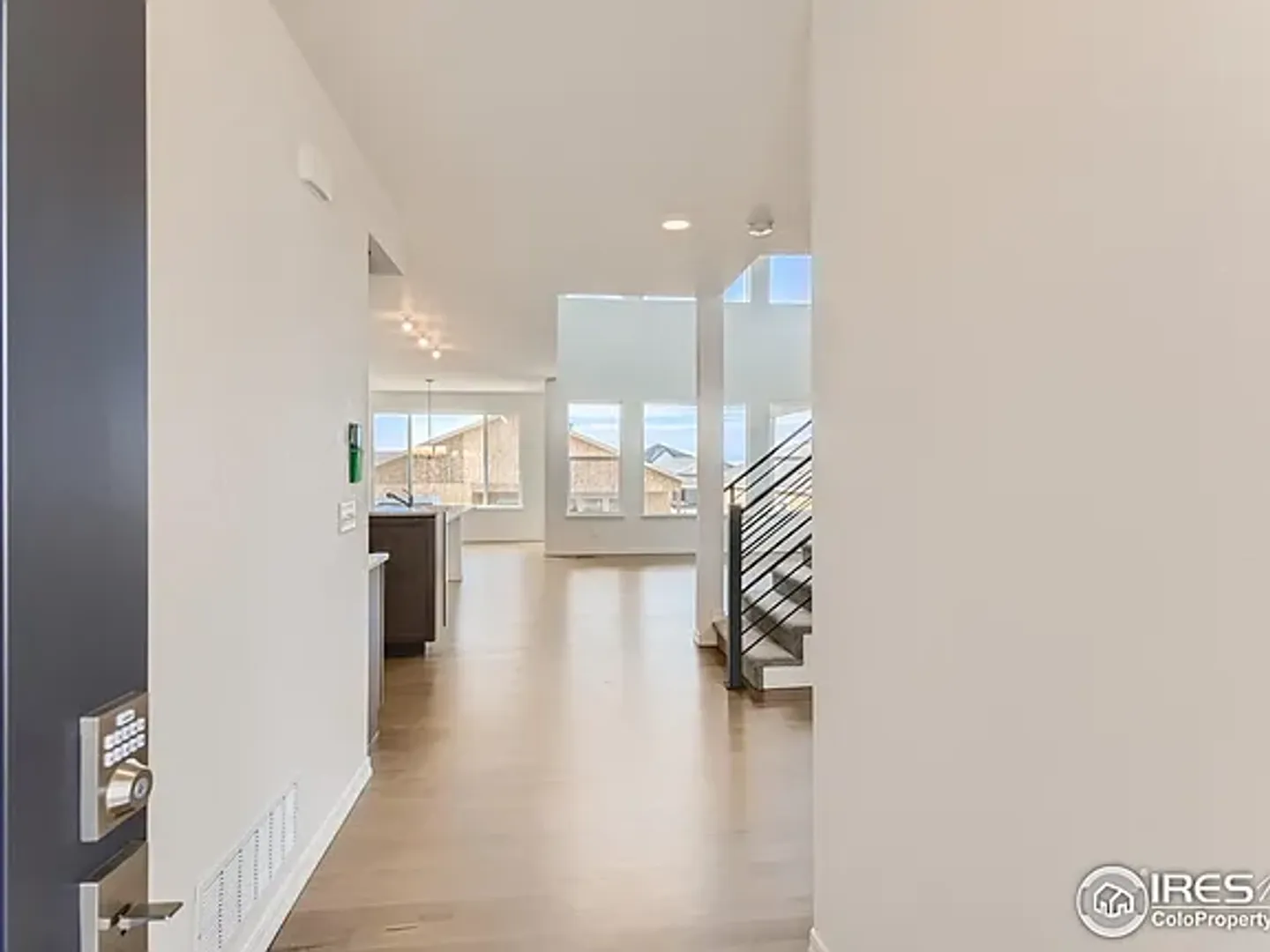 Sressia-LLC-6440-Rolling-Creek-Dr 3 of 12