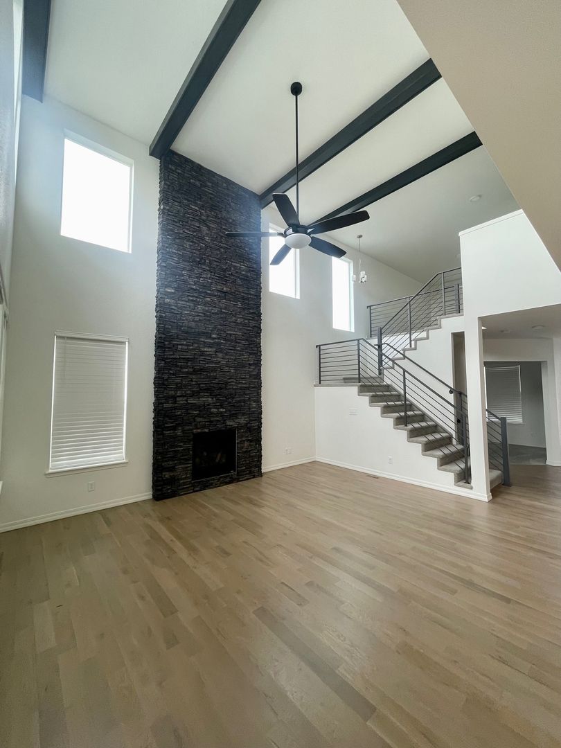 Sressia-LLC-6440-Rolling-Creek-Dr 6 of 12