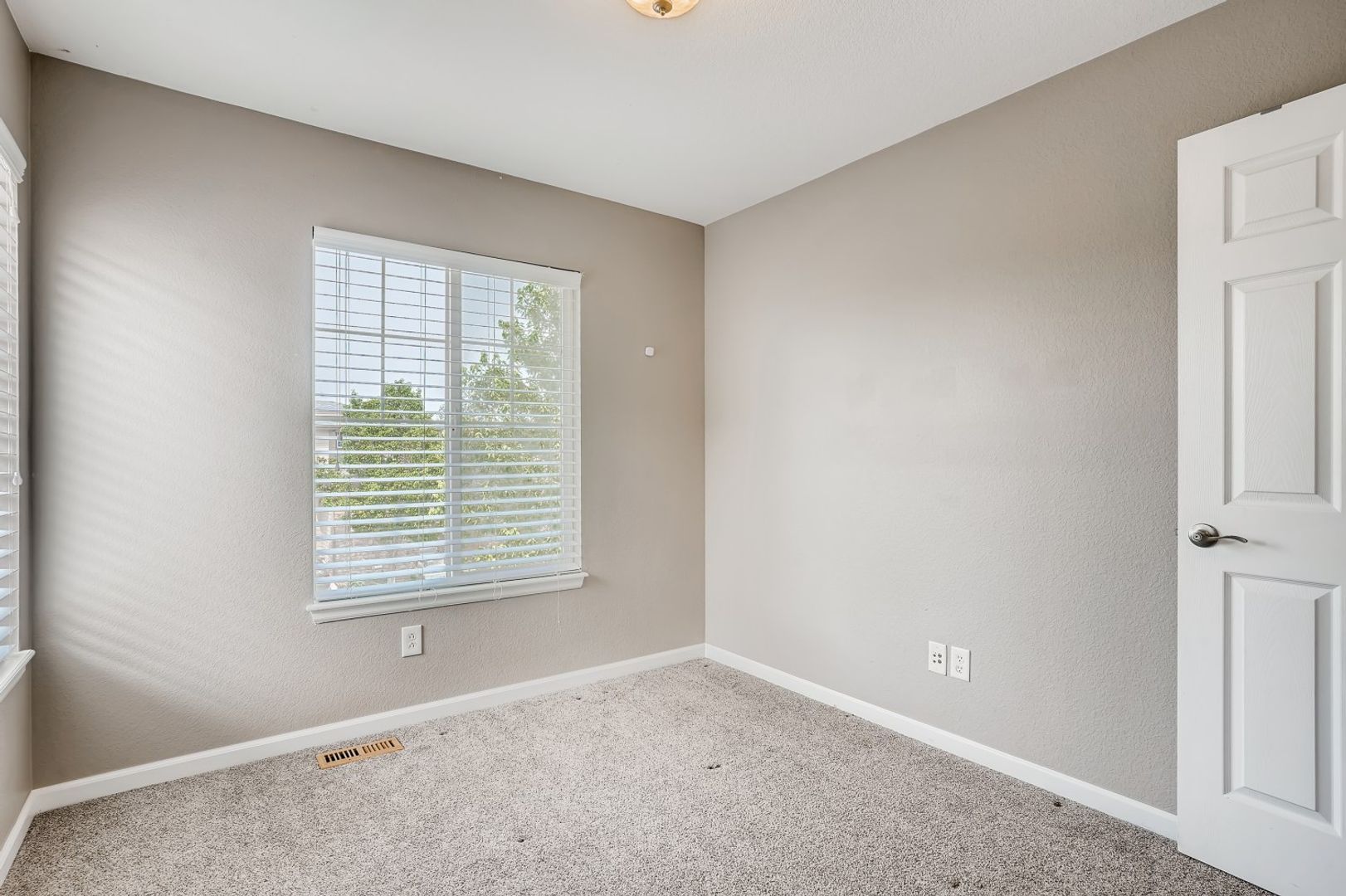Littleton House: 10594 Jewelberry Trail