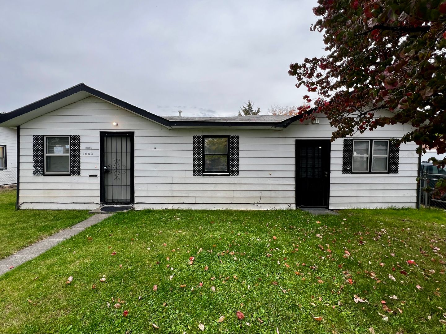 Yakima House: 1003 S 8th Street