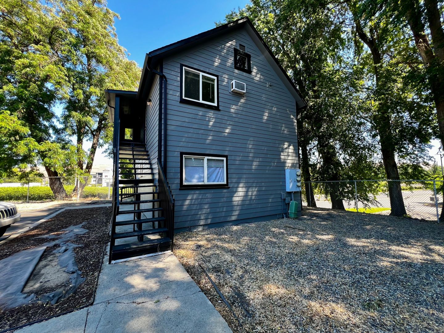 Yakima Apartment: 201 N. 10th St