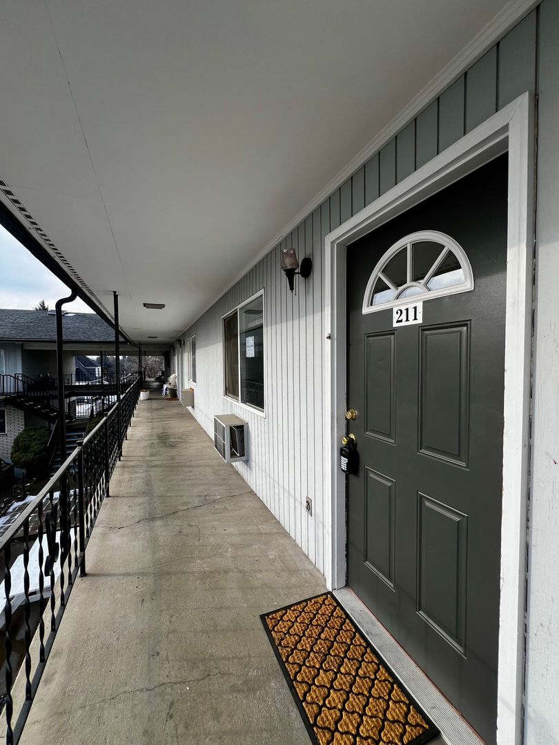 Ellensburg Apartment: 704 N Water Street