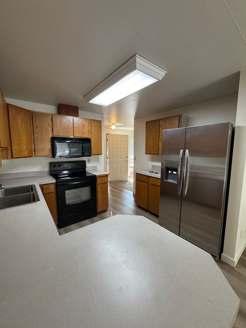 Yakima Multiplex: 1018 Holbrook Court