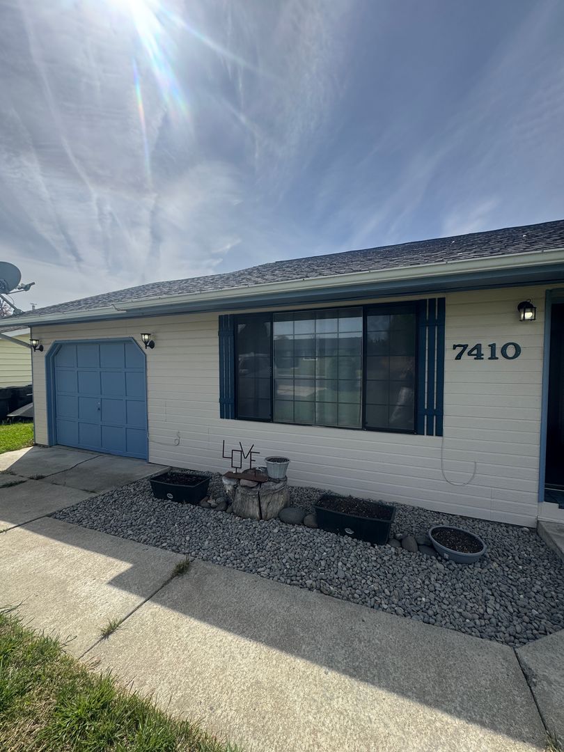 Yakima House: 7410 W Walnut Street