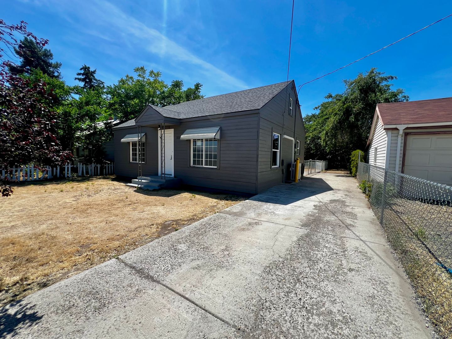 Yakima House: 1510 Voelker Ave