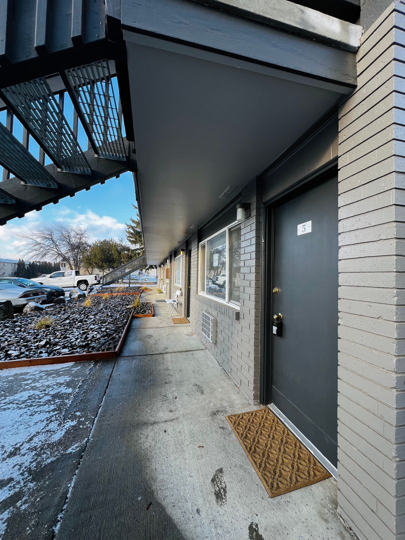 Ellensburg Apartment: 2000 N Walnut Street