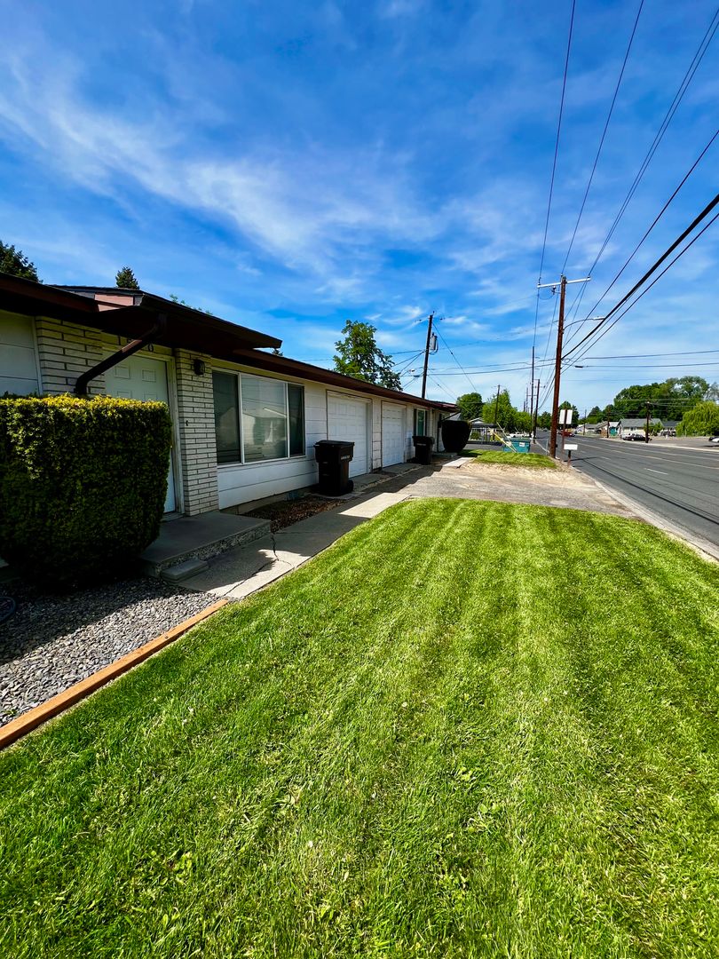 Yakima Multiplex: 1518-1520 S. 16th Ave