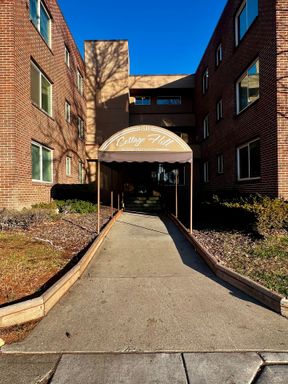 Non-Refundable & Security Deposit Total: $1095.00 – photo 1