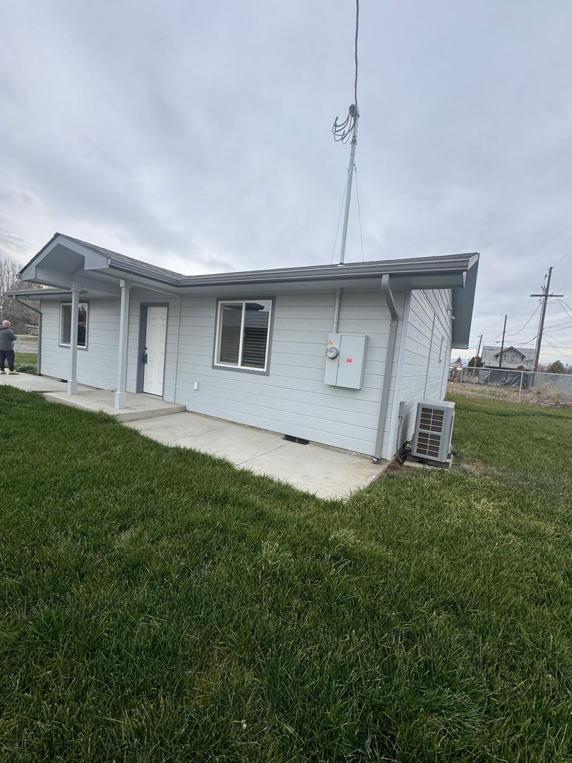 Yakima House: 2005 Ledwich Avenue