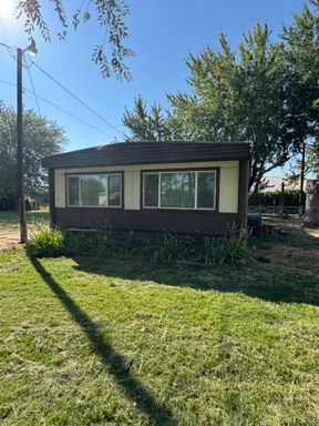 Non-Refundable & Security Deposit Total: $1300.00 – photo 1