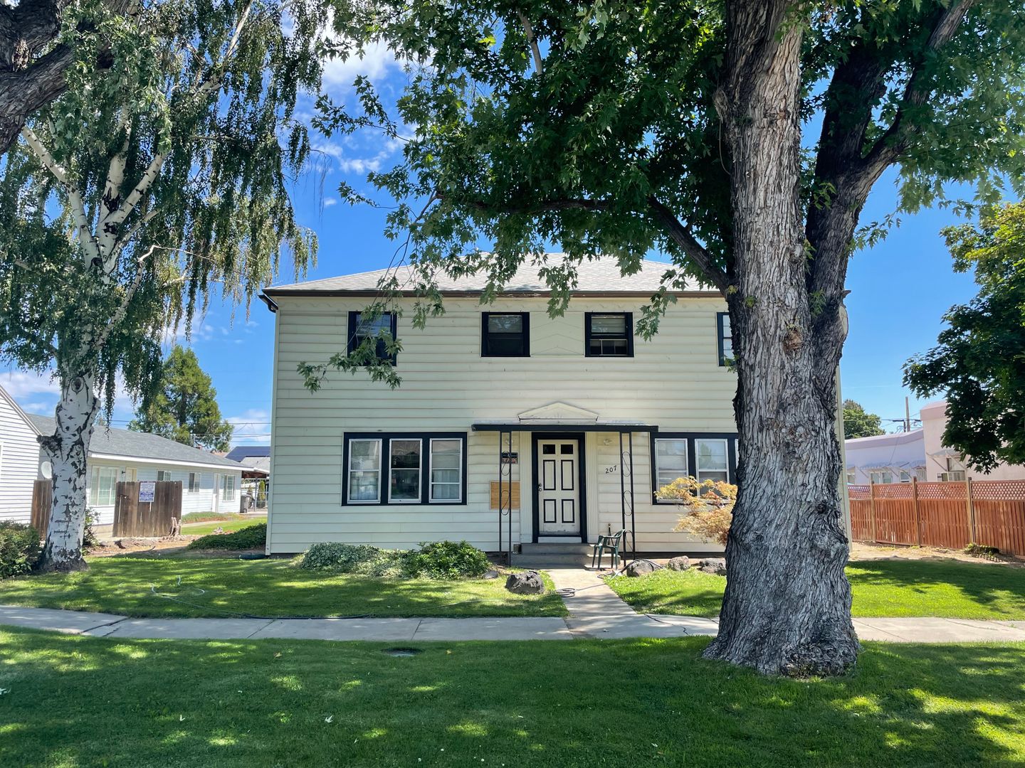 Yakima Apartment: 207 S. 9th Ave