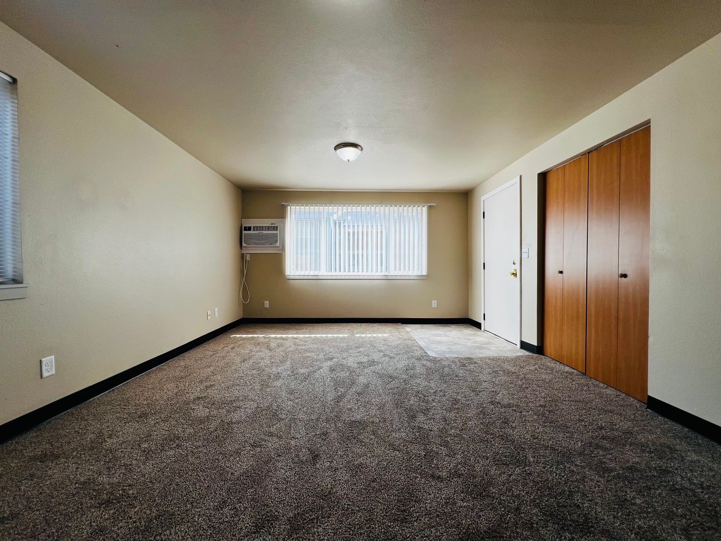 Yakima Apartment: 201 N. 10th St. #4