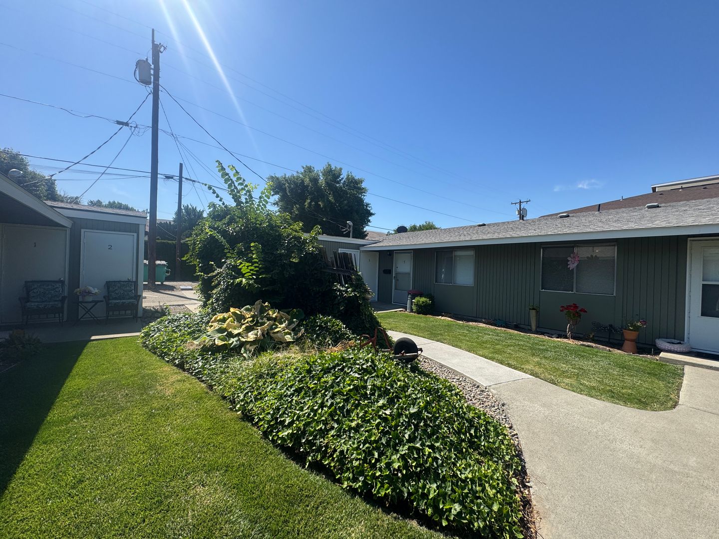 Prosser Apartment: 1419 -1423 Meade Ave