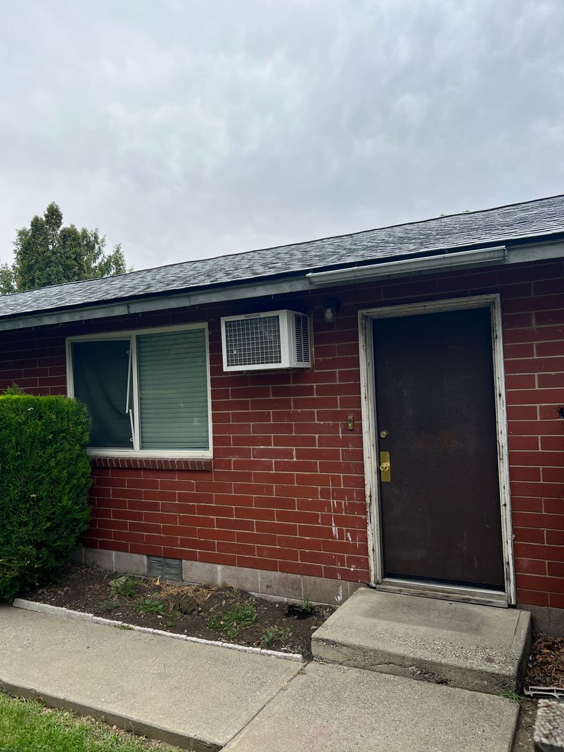 Yakima Apartment: 1907 Greenway Ave